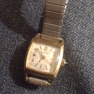 10K Gold Bezeled Watch (scrap Gold Non Working)